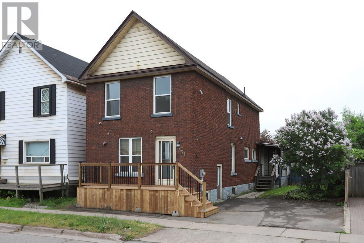 651 Queen ST W - 1