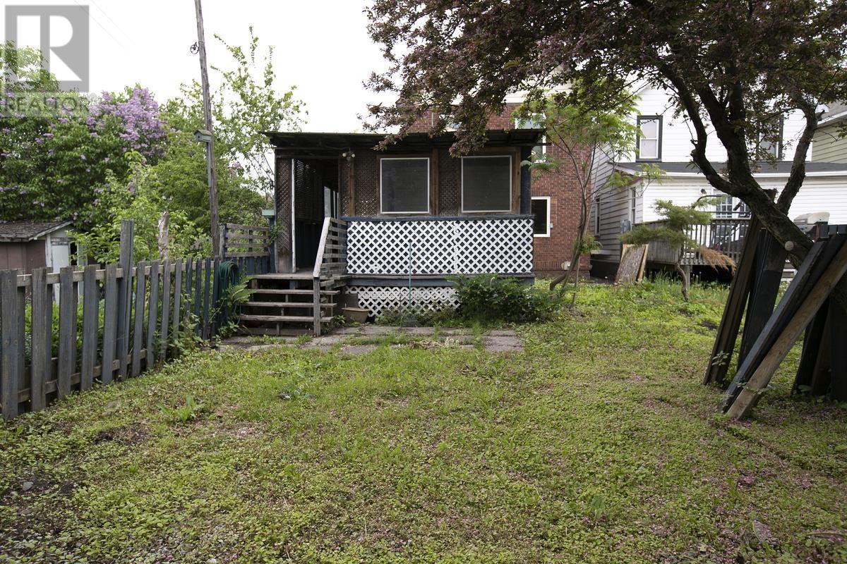 651 Queen ST W - 10