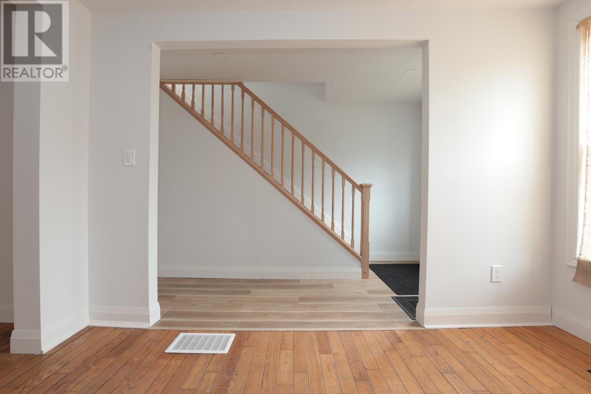 651 Queen ST W - 13