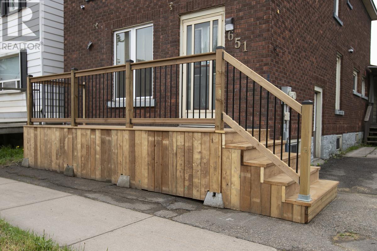 651 Queen ST W - 3