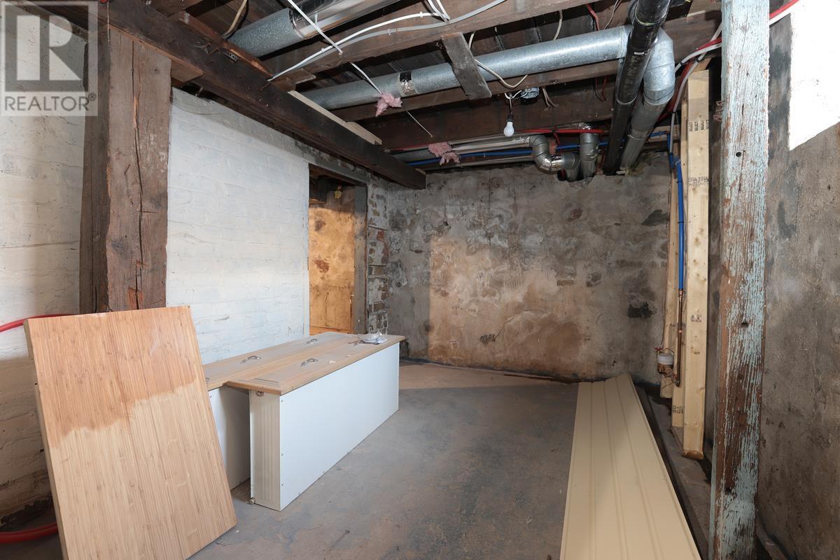 651 Queen ST W - 45