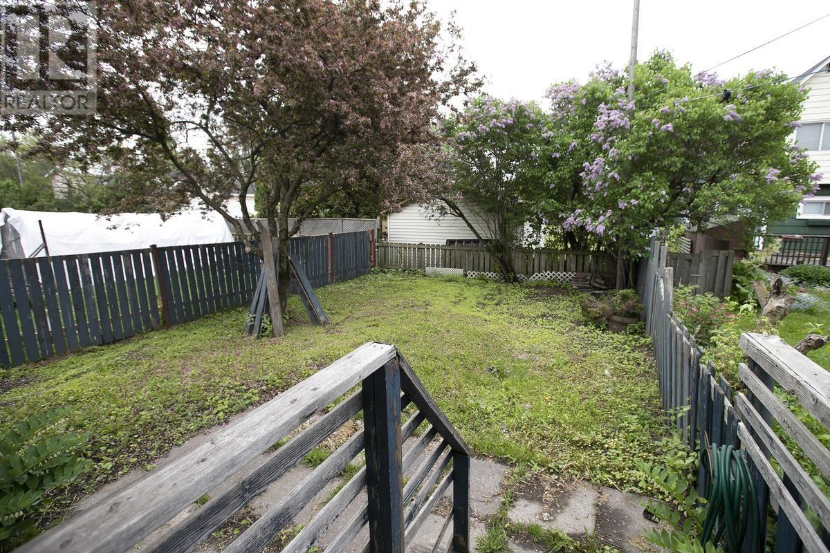 651 Queen ST W - 8
