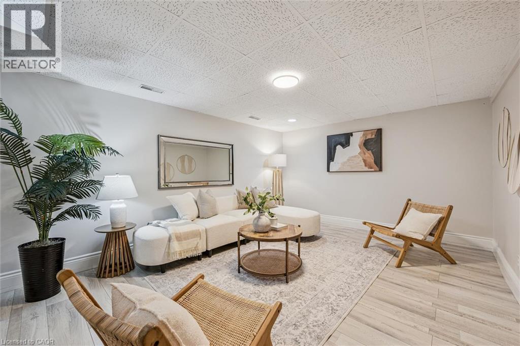 #B 694 HIGHPOINT Avenue - 25