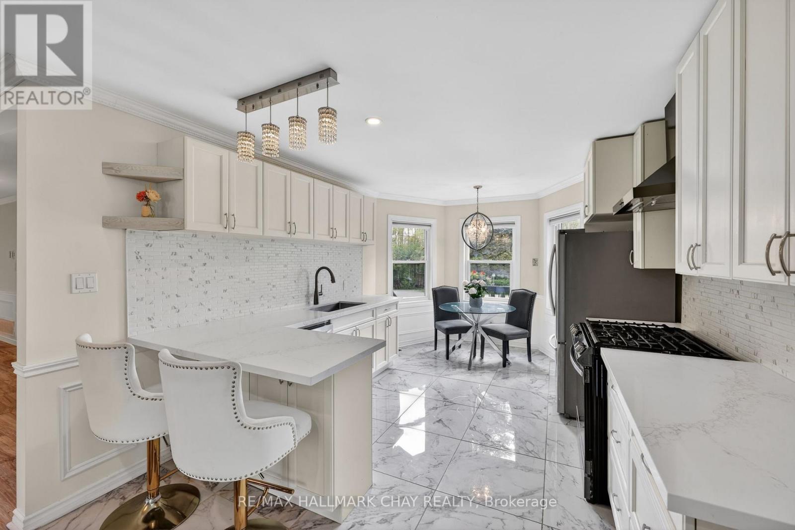 2330 LAKESHORE ROAD E - 16