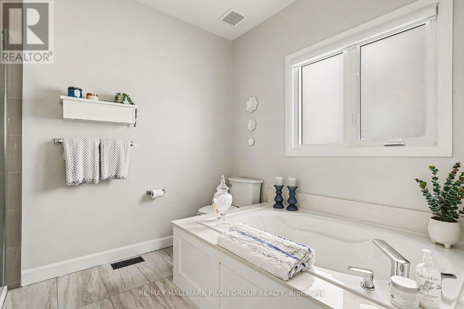 2 Bed, 2 Bath House for Sale in Ottawa – 1800 MCCALLUM DRIVE, Ottawa – MLS# X13430914 - Image 13