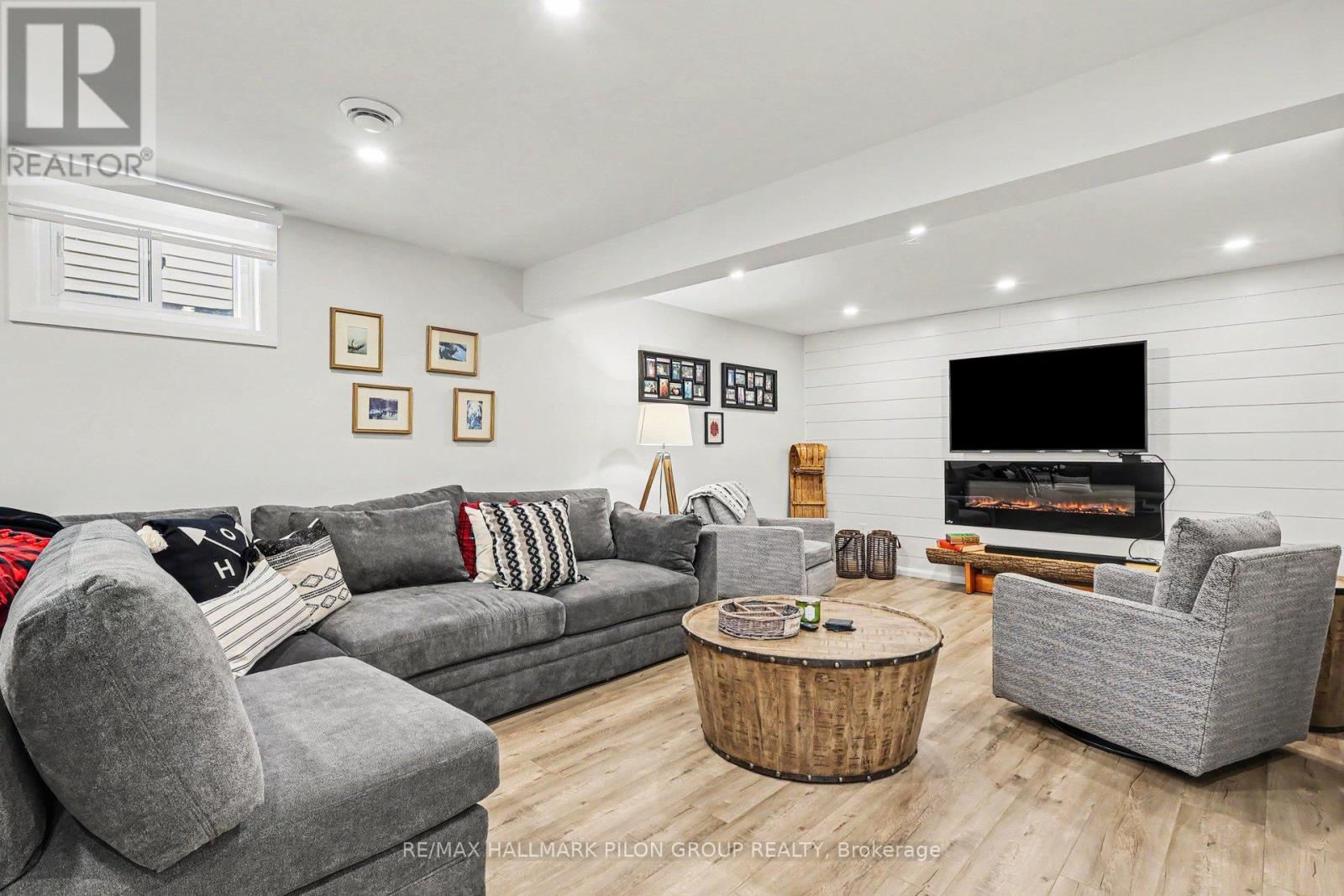 2 Bed, 2 Bath House for Sale in Ottawa – 1800 MCCALLUM DRIVE, Ottawa – MLS# X13430914 - Image 16