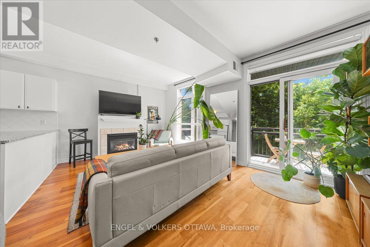 #205 6 GROVE AVENUE - 12