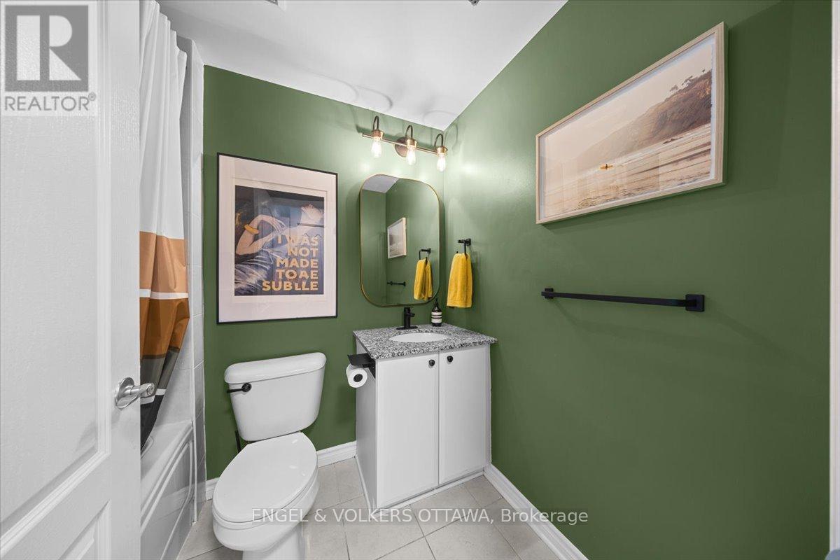 #205 6 GROVE AVENUE - 21