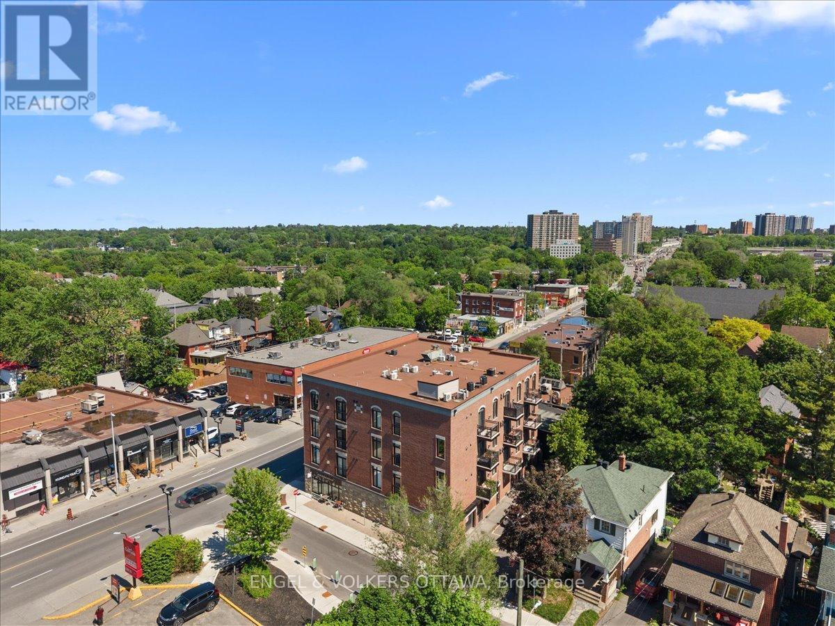 #205 6 GROVE AVENUE - 26