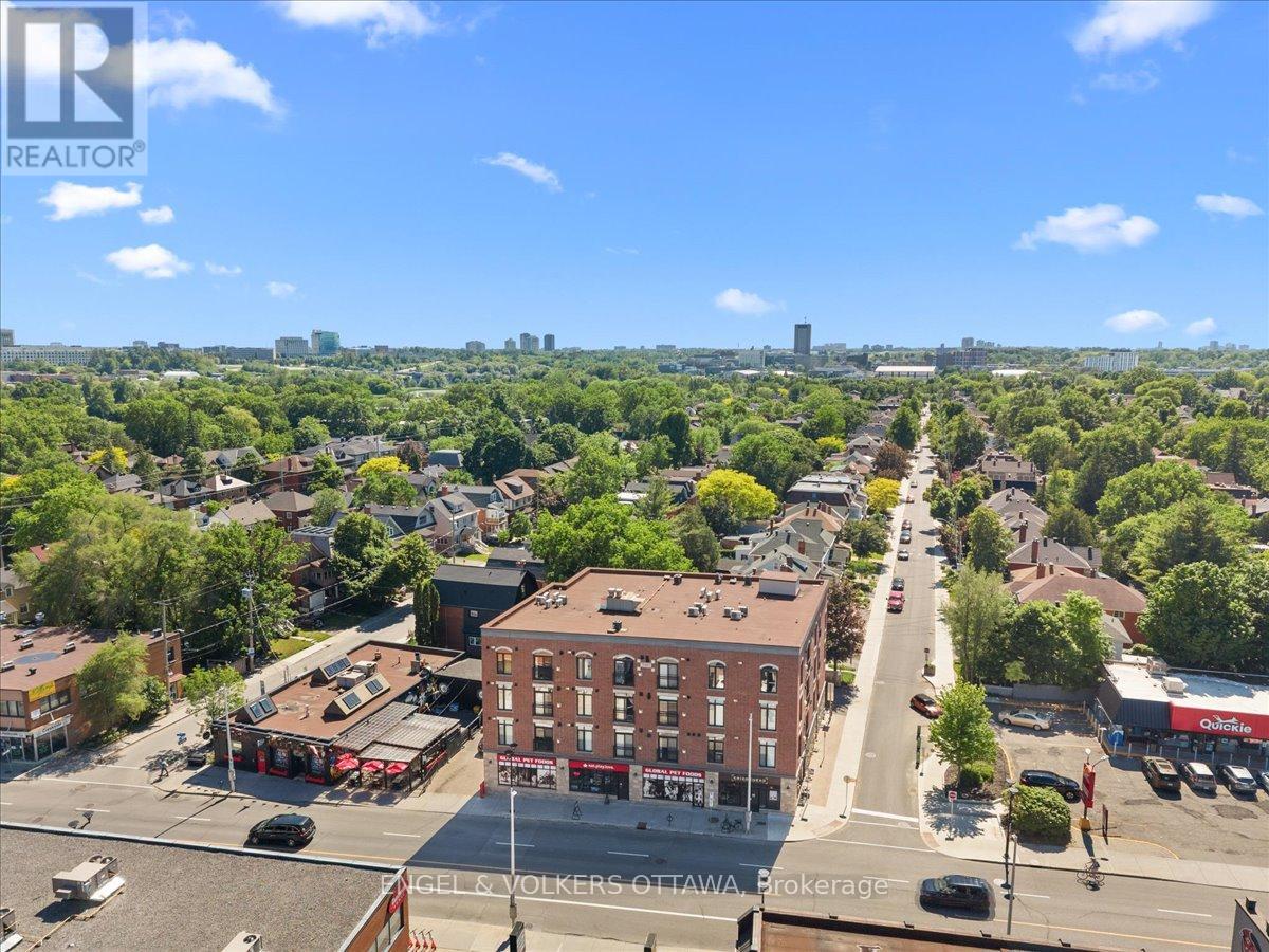 #205 6 GROVE AVENUE - 28