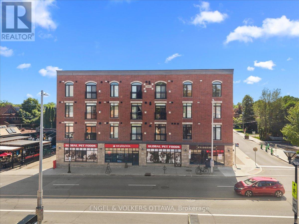 #205 6 GROVE AVENUE - 29