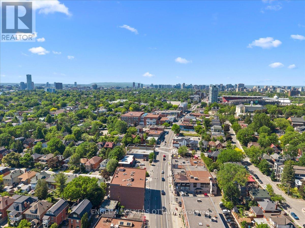 #205 6 GROVE AVENUE - 30