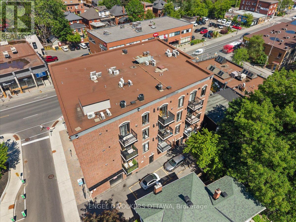 #205 6 GROVE AVENUE - 33