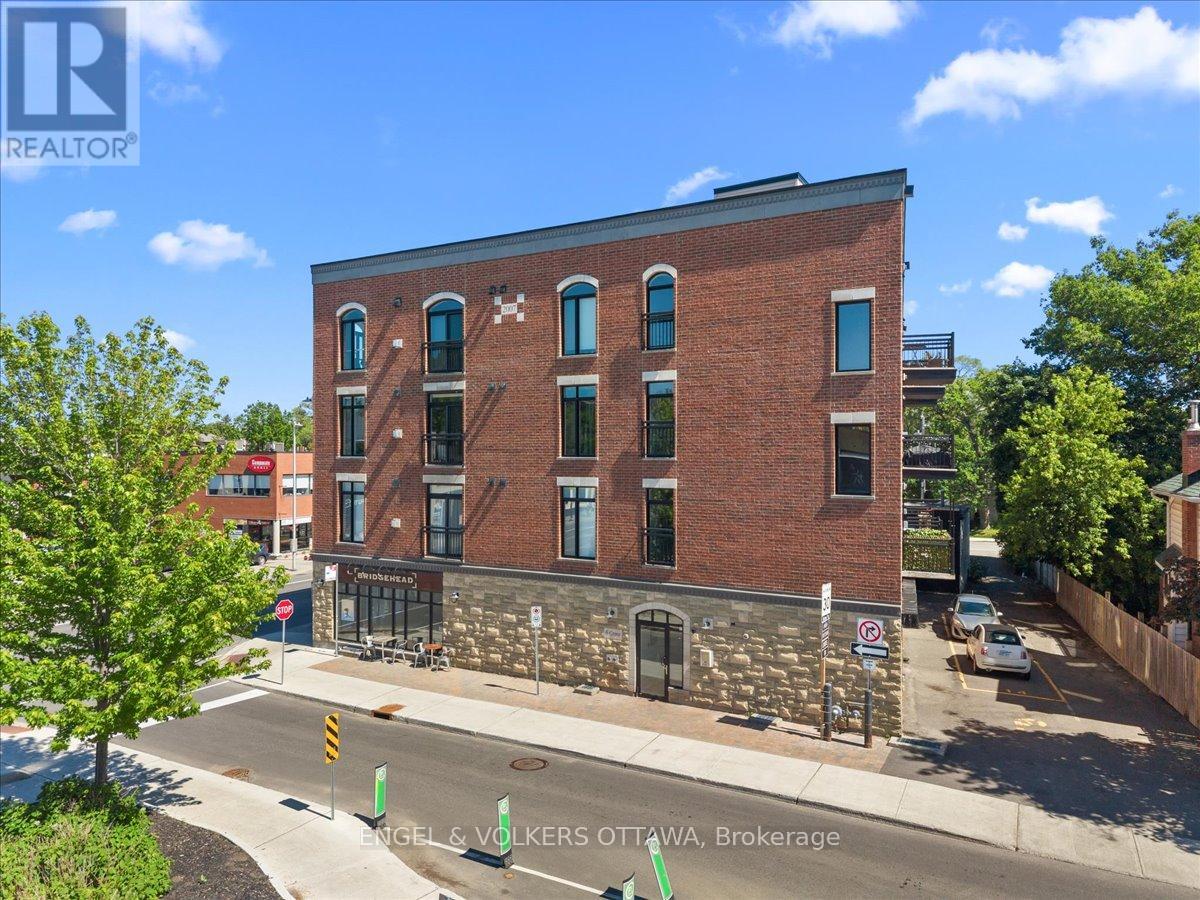 #205 6 GROVE AVENUE - 34