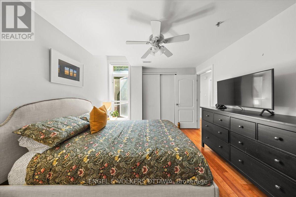 #205 6 GROVE AVENUE - 5