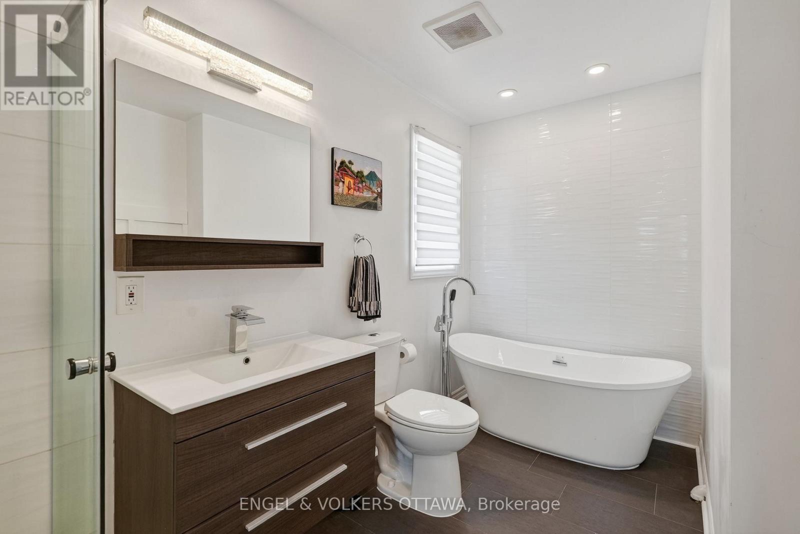 5 Bed, 4 Bath House for Rent in Ottawa – 1033 COMO CRESCENT, Ottawa – MLS# X13431068 - Image 15