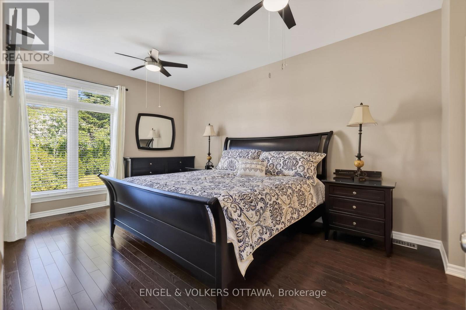 260 BULRUSH CRESCENT — photo 16 of 38