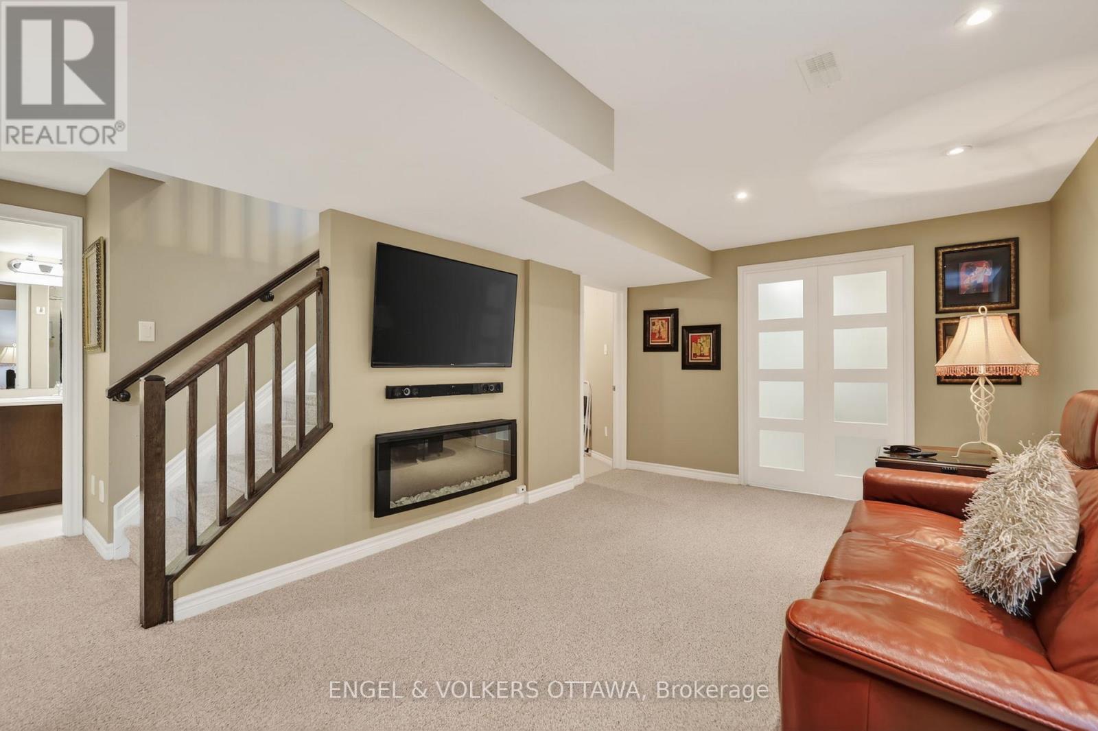 260 BULRUSH CRESCENT — photo 21 of 38
