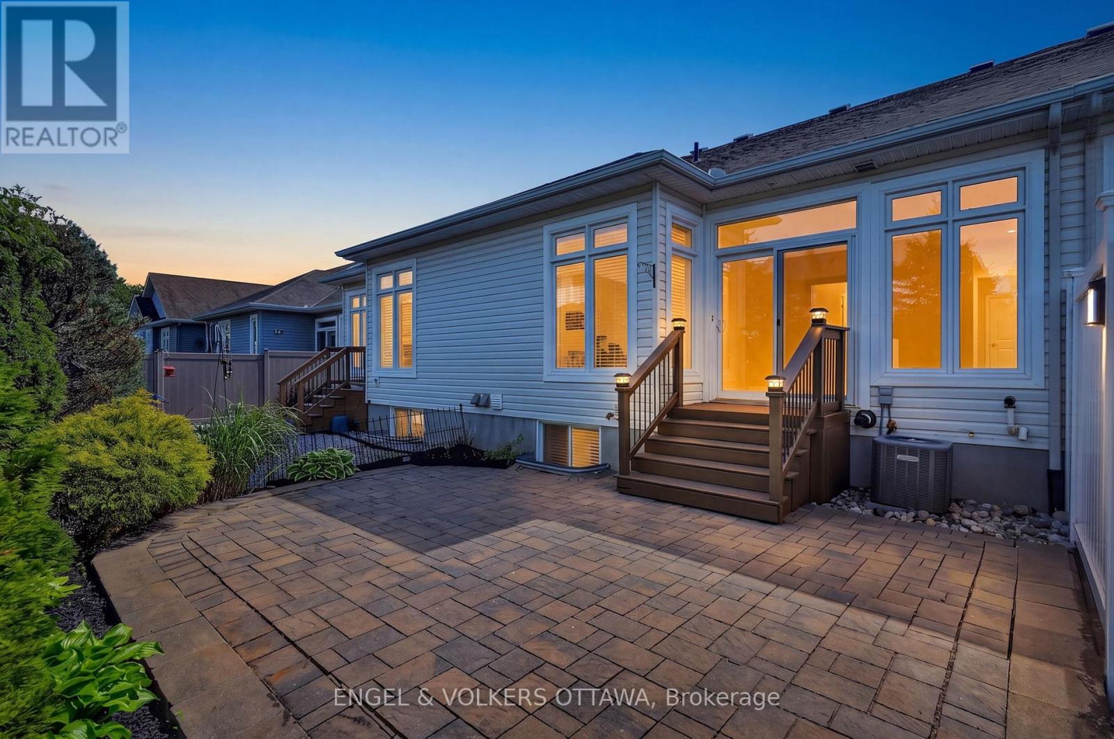 260 BULRUSH CRESCENT — photo 31 of 38