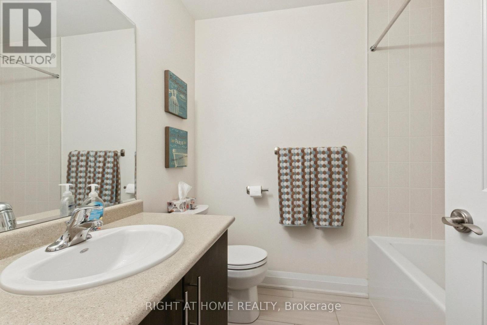 28 RAFFEIX LANE - 22