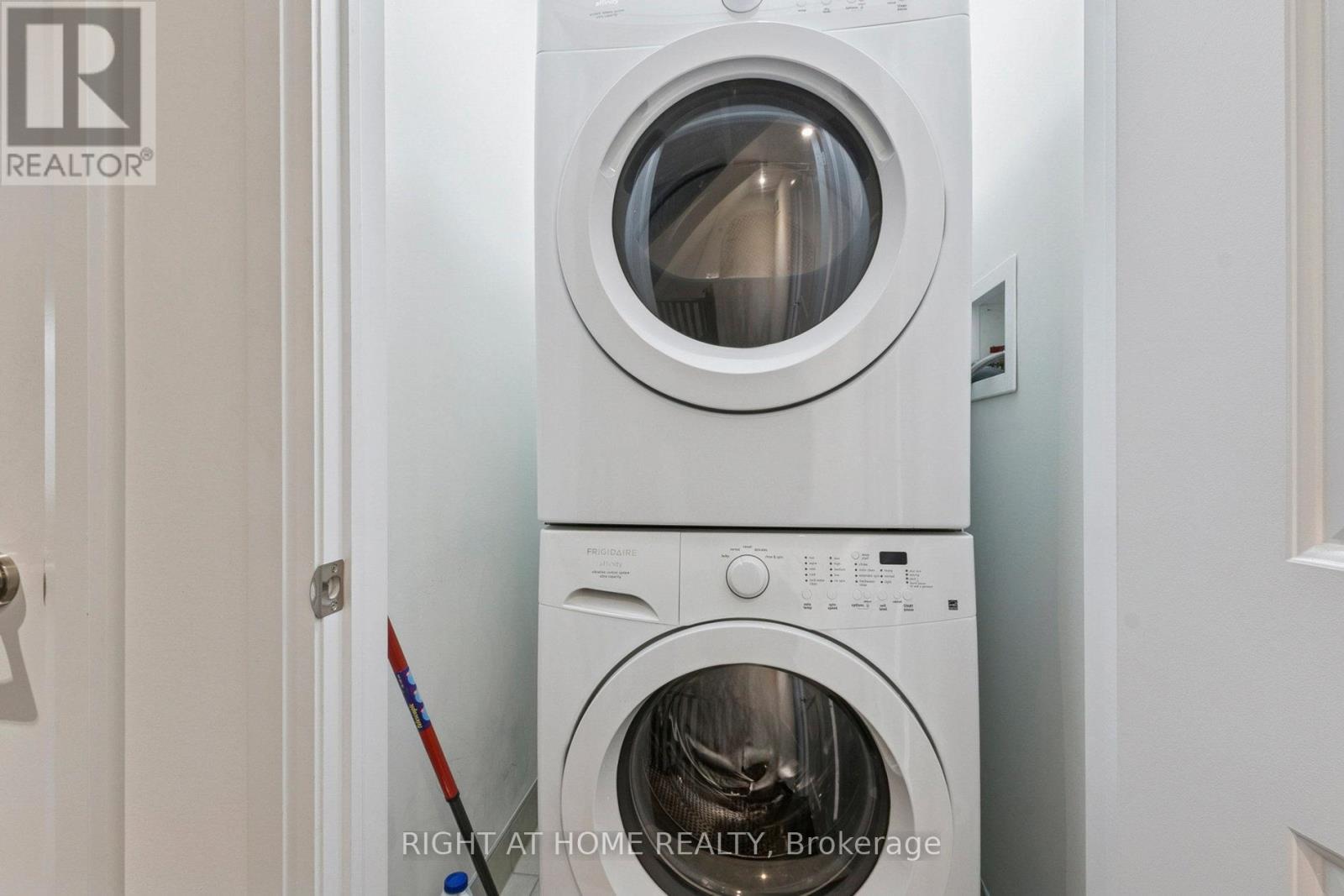 28 RAFFEIX LANE - 25