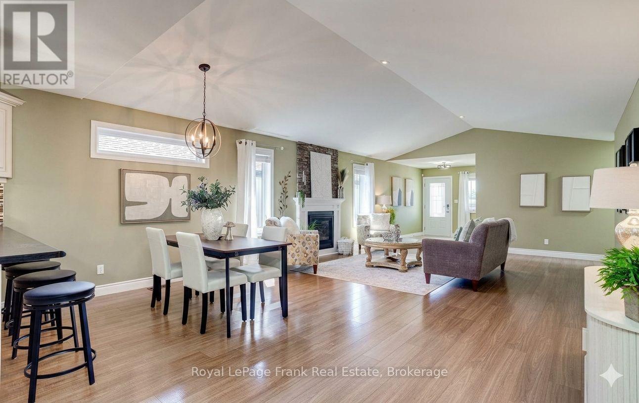 41 CORTLAND WAY - 1