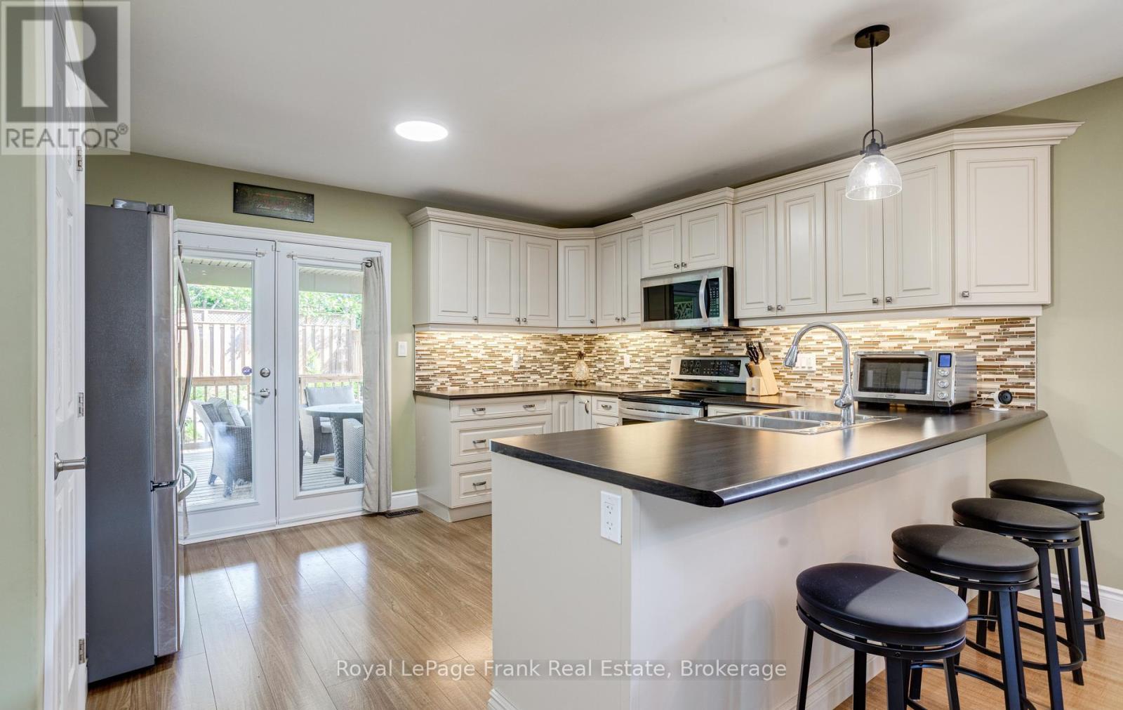 41 CORTLAND WAY - 12
