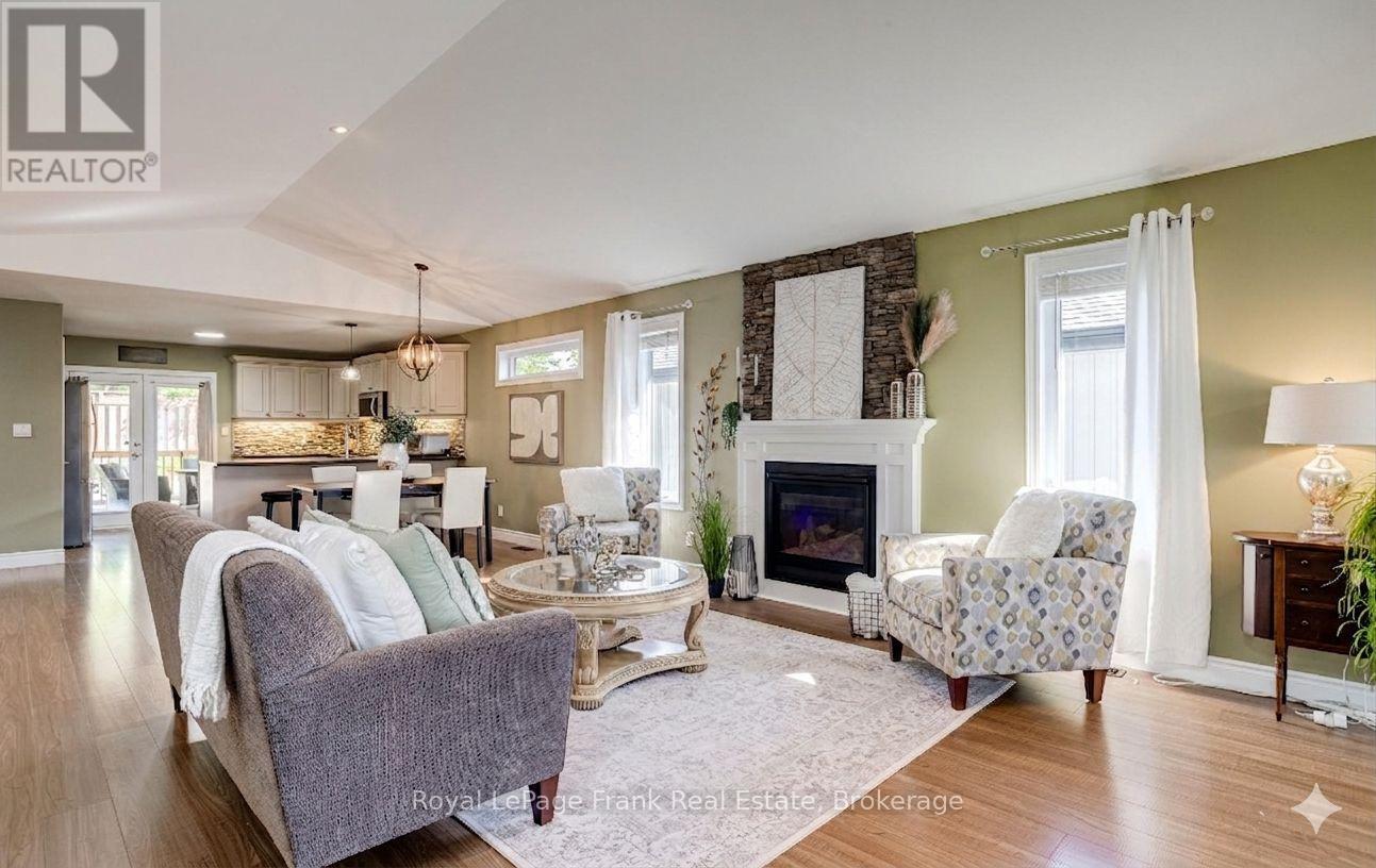 41 CORTLAND WAY - 2