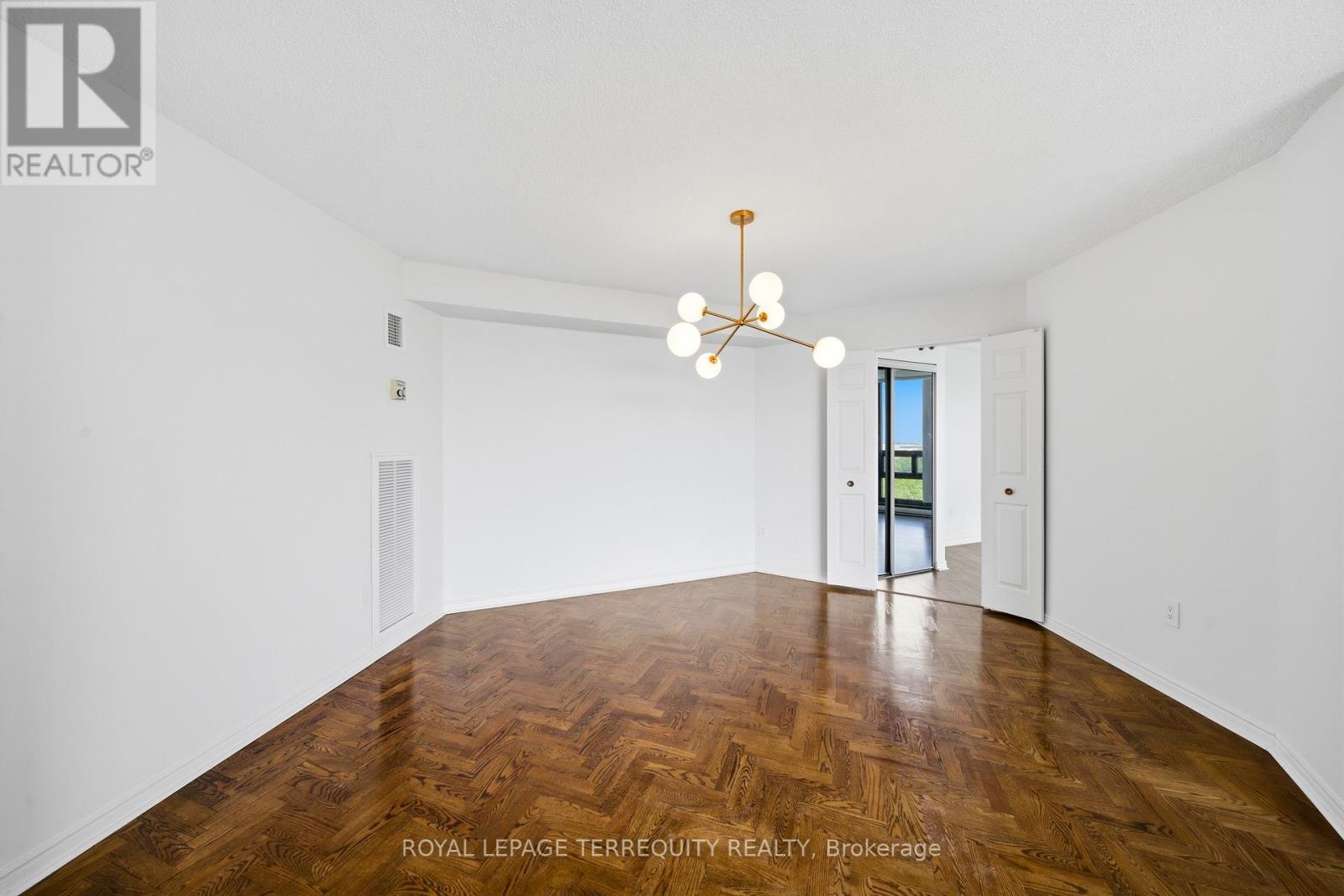 #1003 2010 ISLINGTON AVENUE - 10