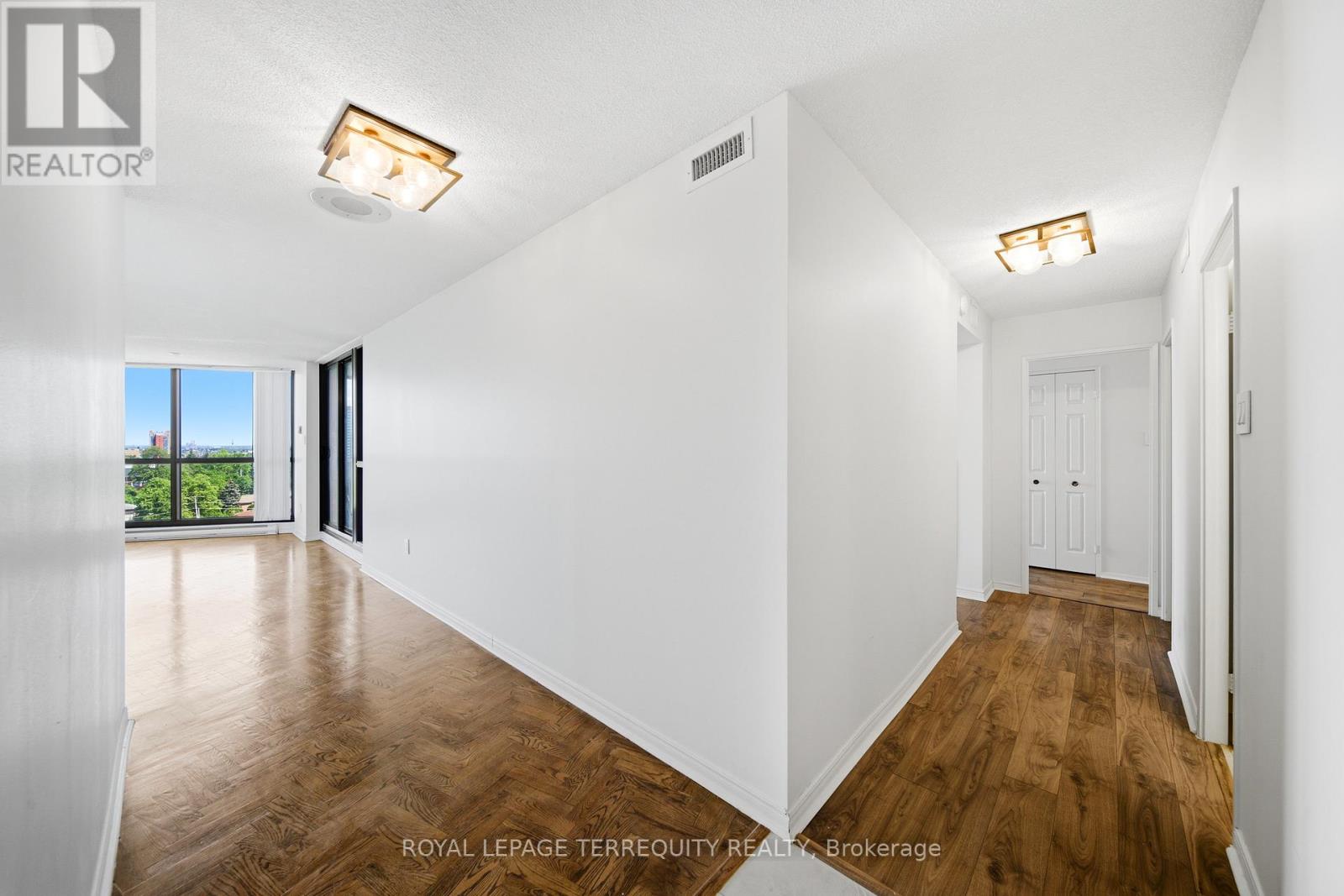 #1003 2010 ISLINGTON AVENUE - 17