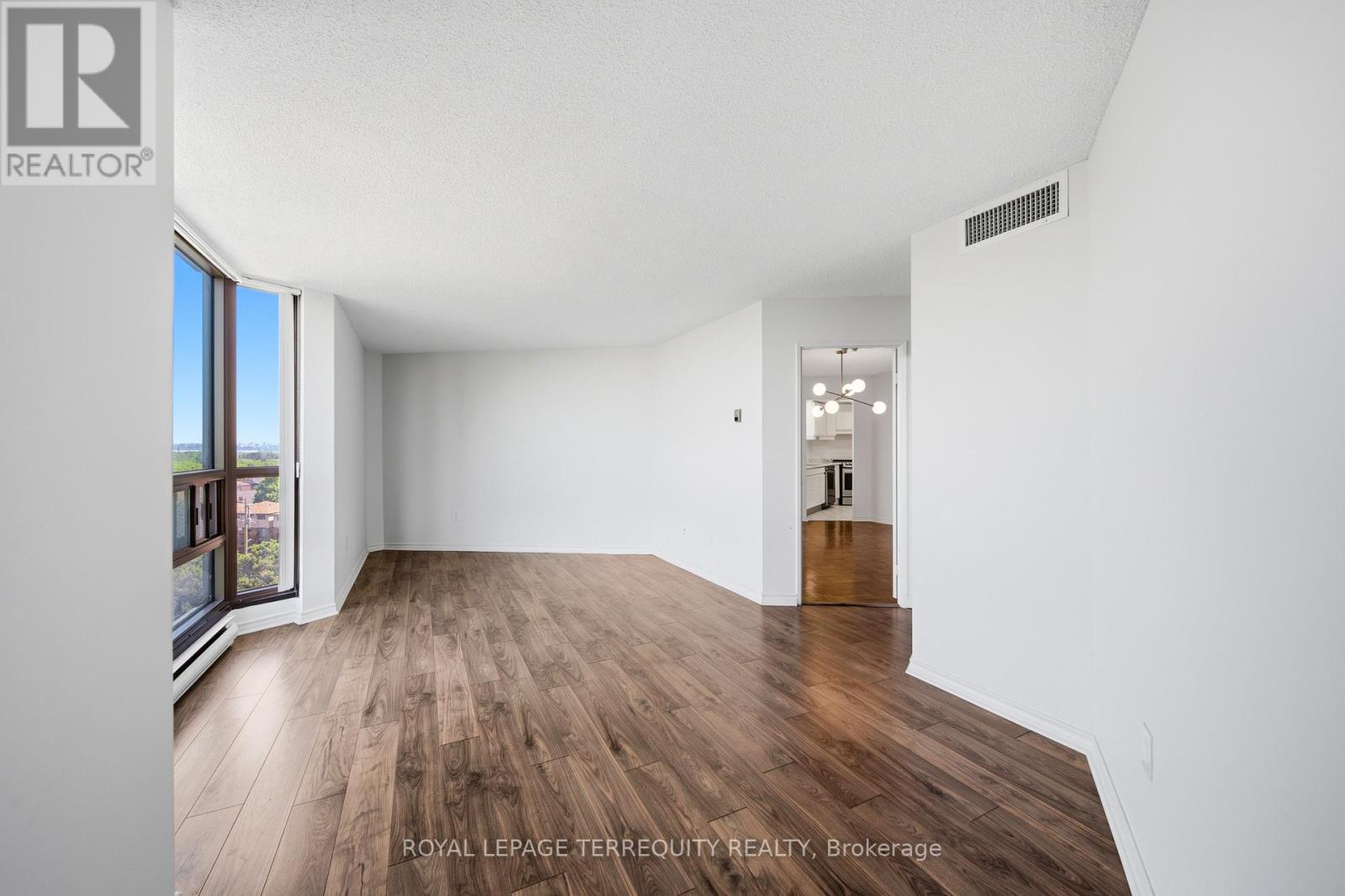 #1003 2010 ISLINGTON AVENUE - 29