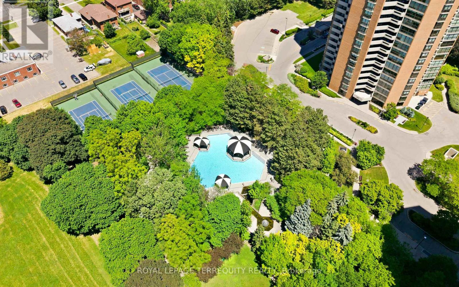 #1003 2010 ISLINGTON AVENUE - 42