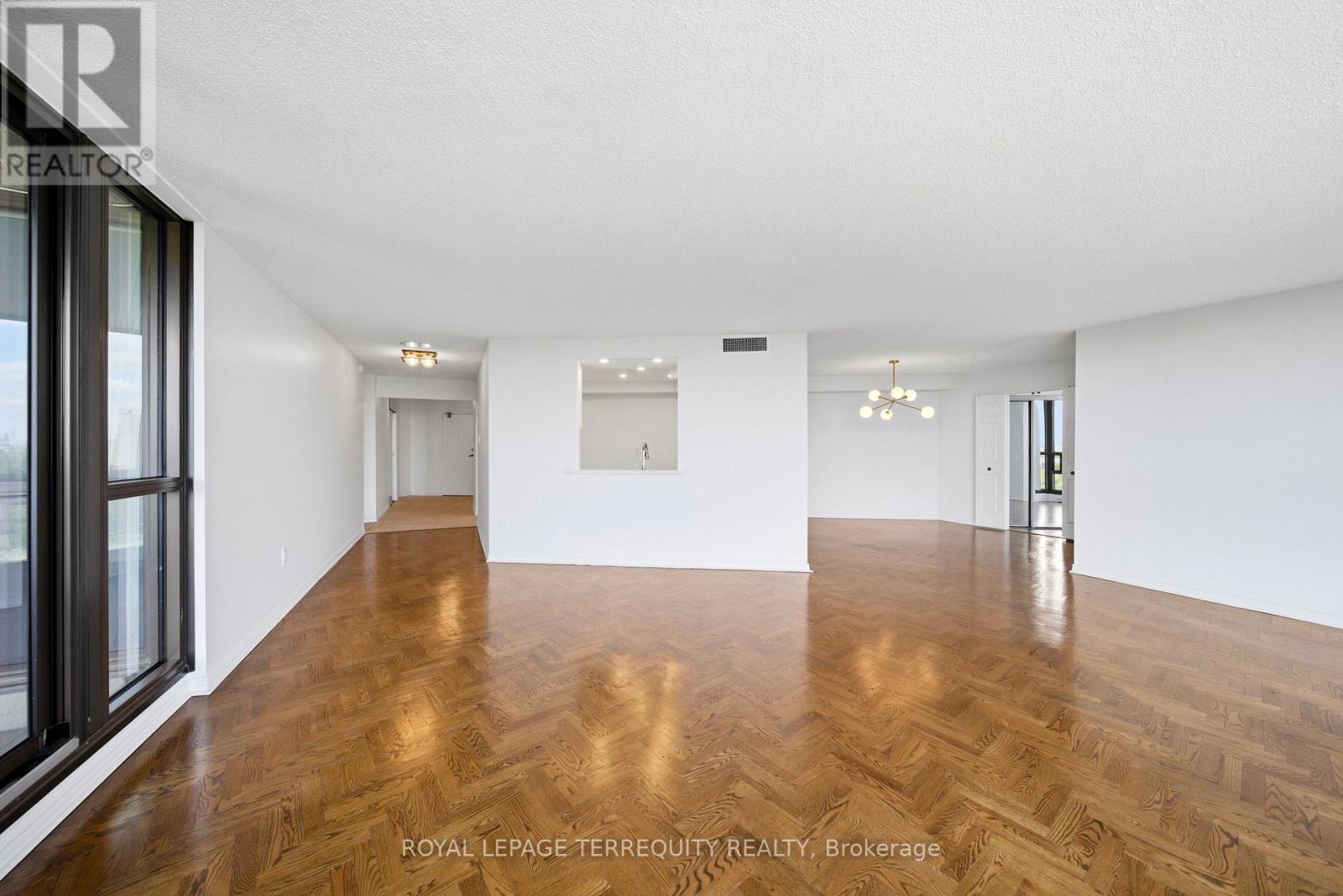 #1003 2010 ISLINGTON AVENUE - 9