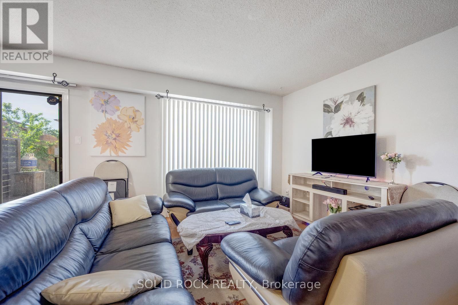 60 MARTINDALE CRESCENT - 10