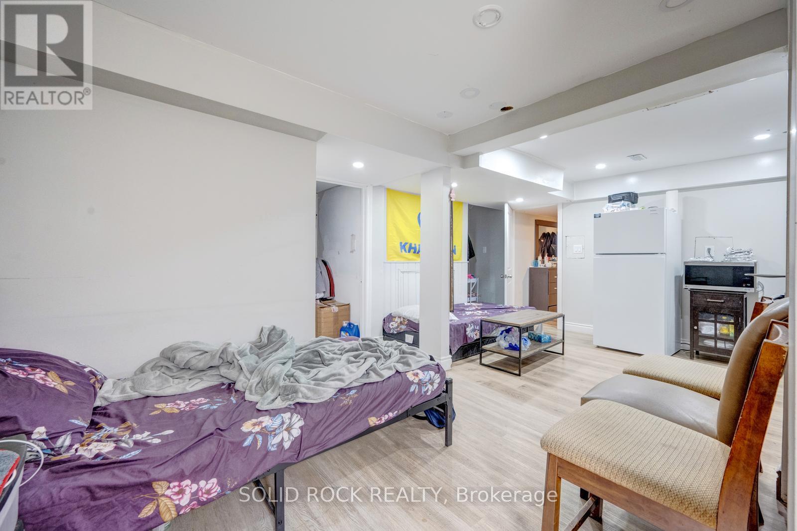 60 MARTINDALE CRESCENT - 30