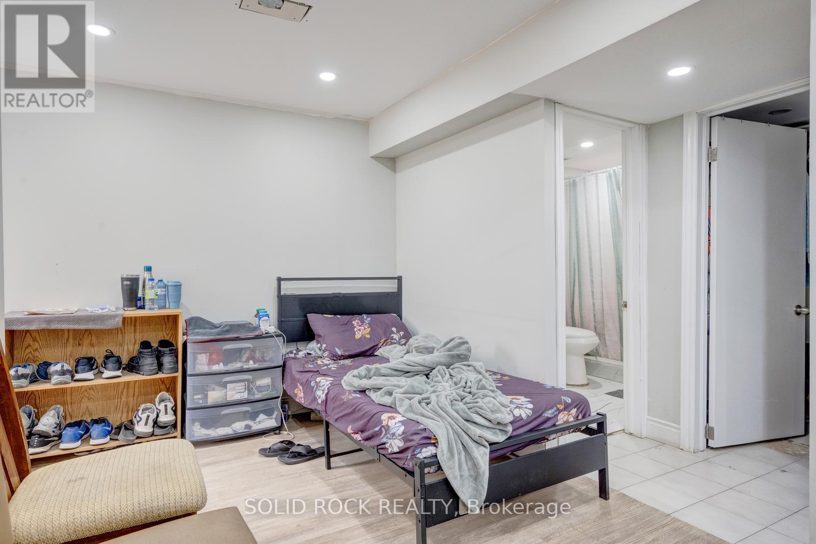 60 MARTINDALE CRESCENT - 31