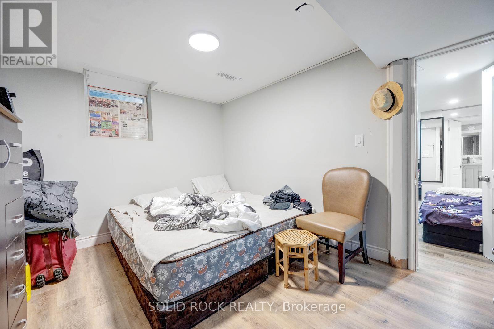 60 MARTINDALE CRESCENT - 34