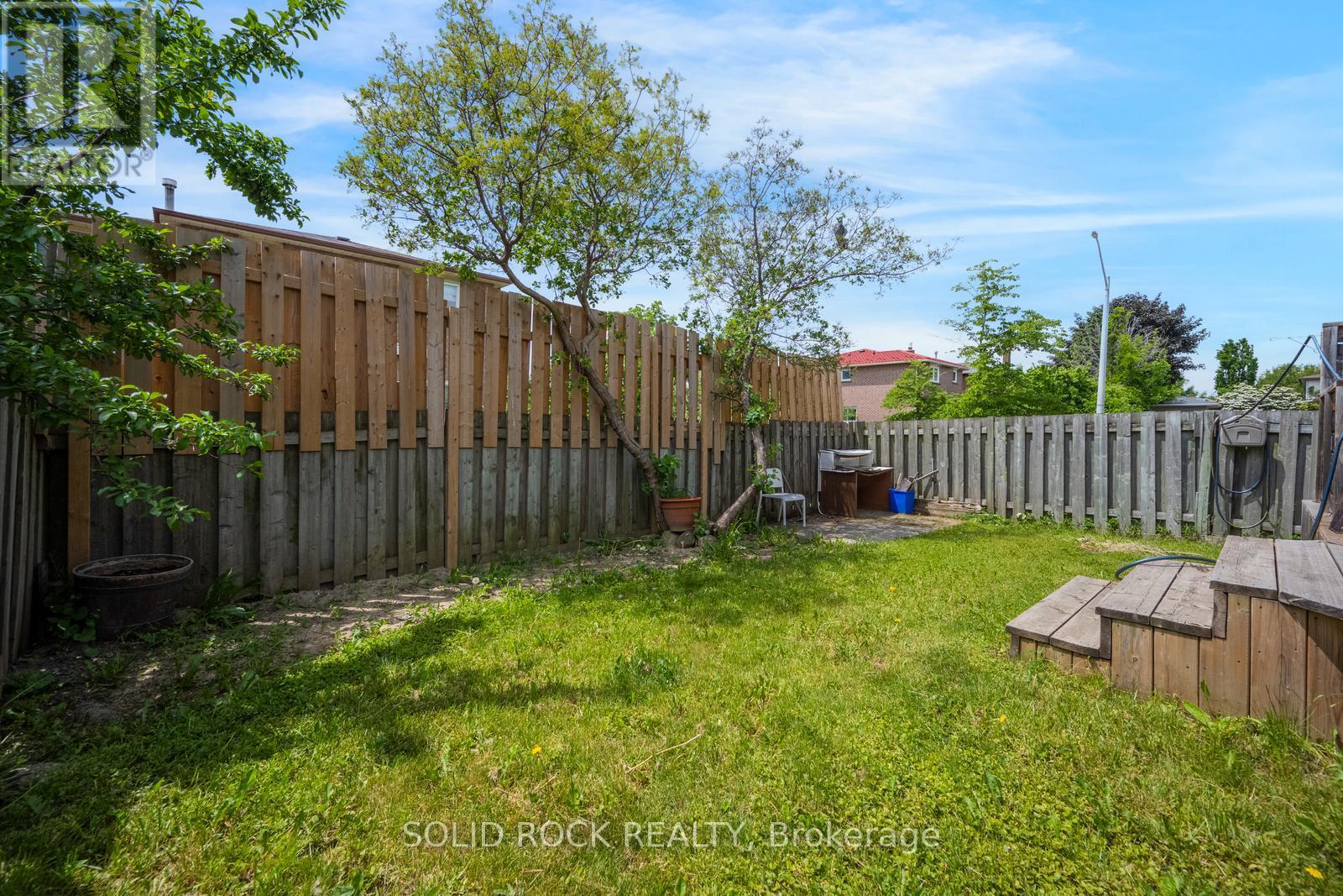 60 MARTINDALE CRESCENT - 42