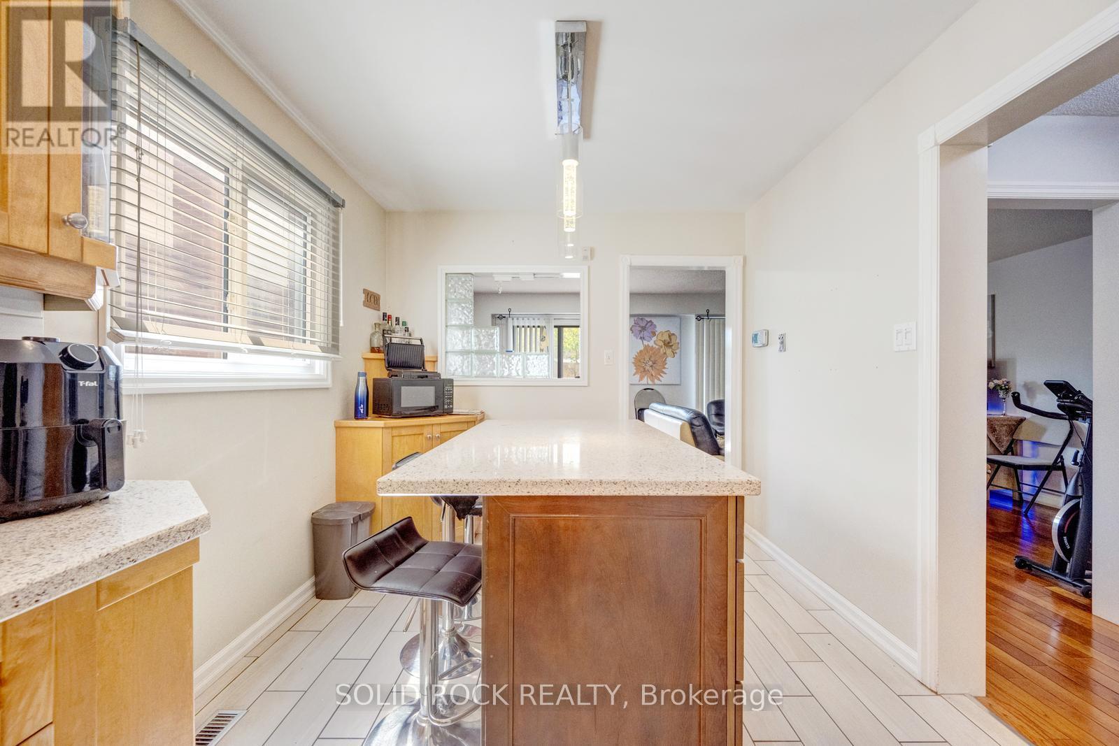 60 MARTINDALE CRESCENT - 8