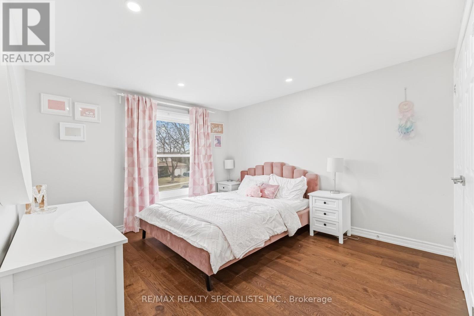 Thumbnail 33