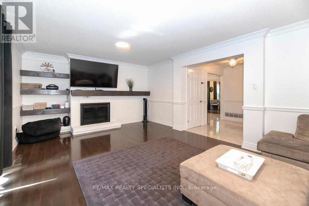 77 LEANDER STREET - 14