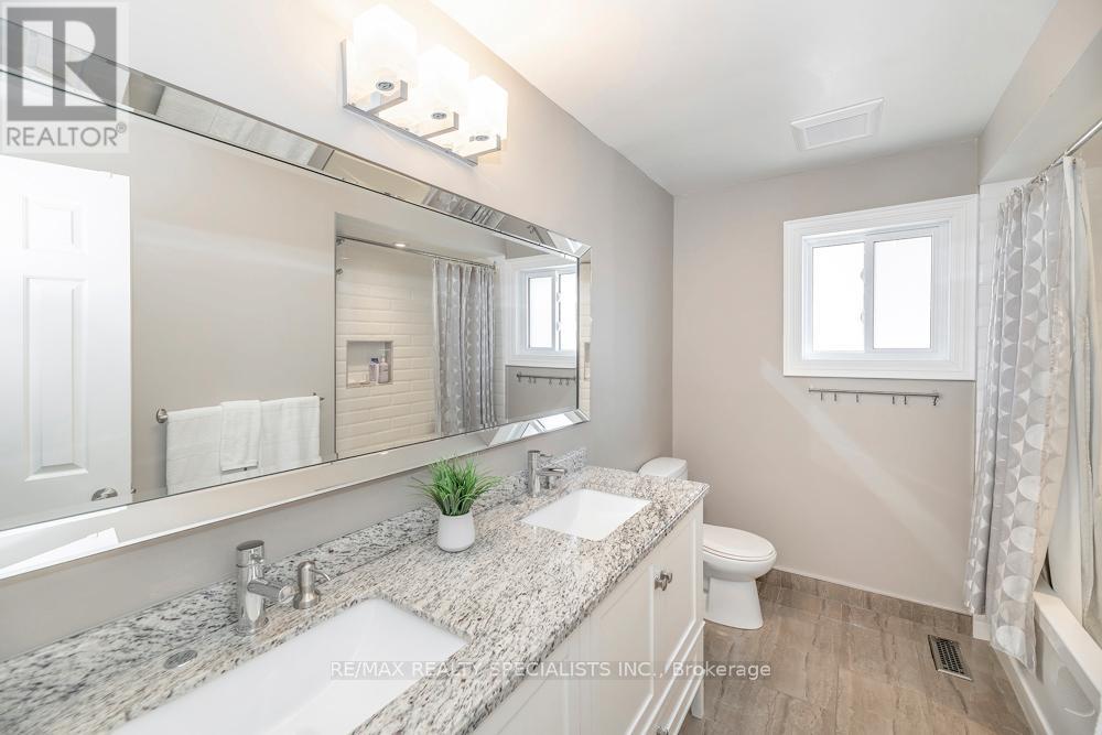 77 LEANDER STREET - 27