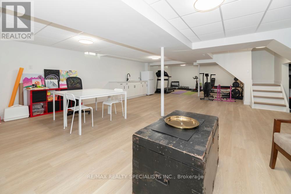 77 LEANDER STREET - 29
