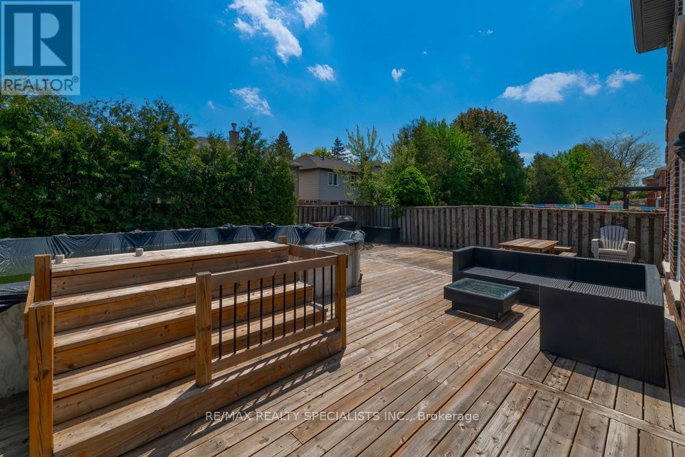 77 LEANDER STREET - 32