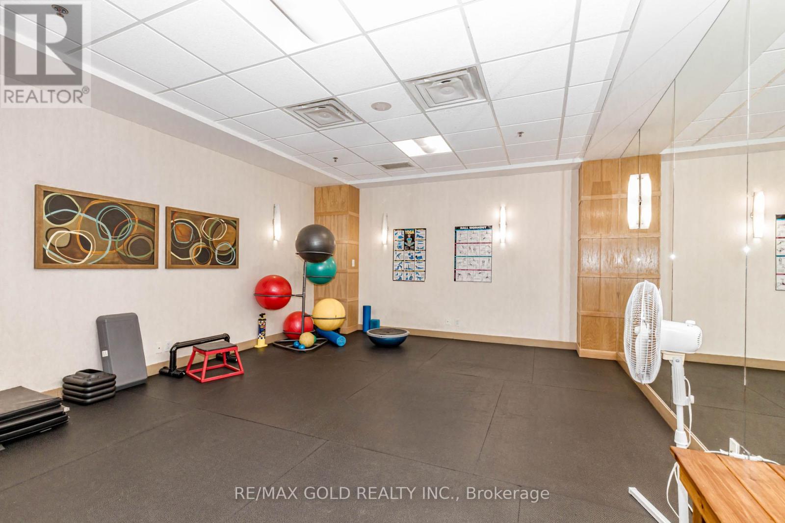 #313 1055 SOUTHDOWN ROAD - 41