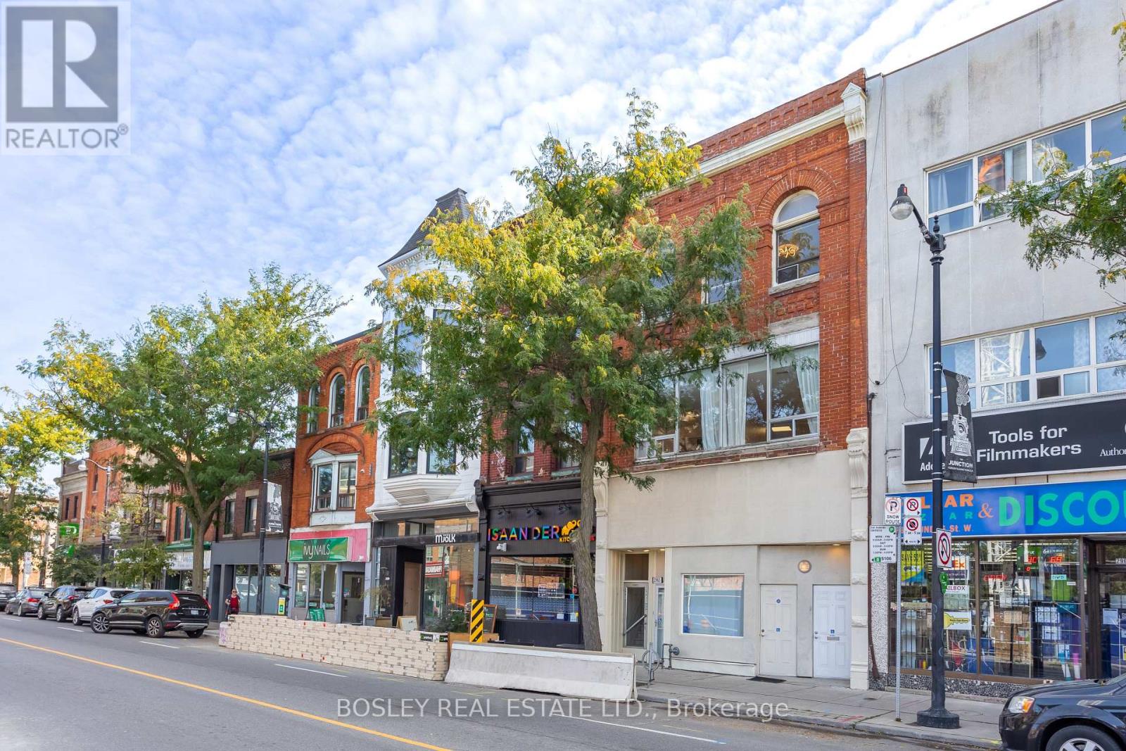 2963 DUNDAS STREET W - 1