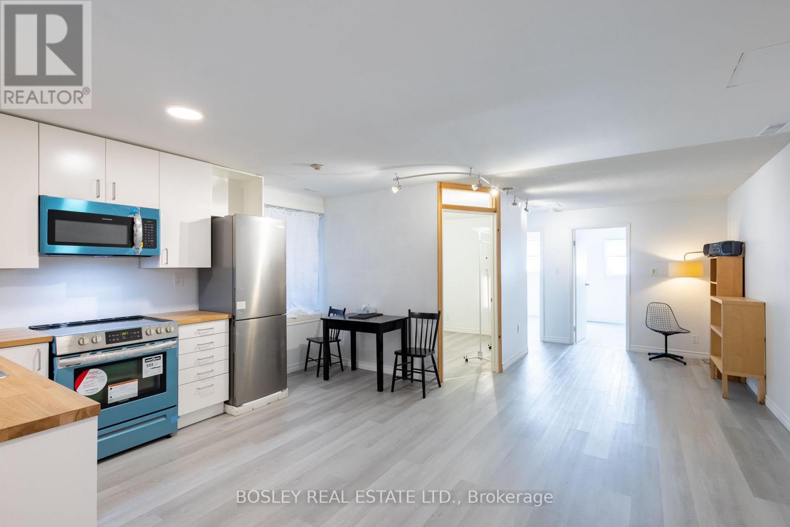 2963 DUNDAS STREET W - 6