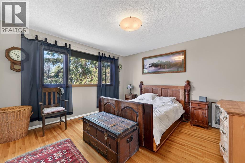 3811 24 Street NW - 22