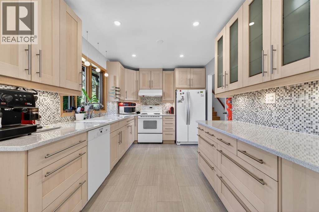 3811 24 Street NW - 15