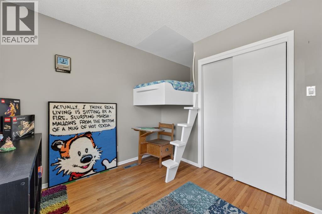 3811 24 Street NW - 26
